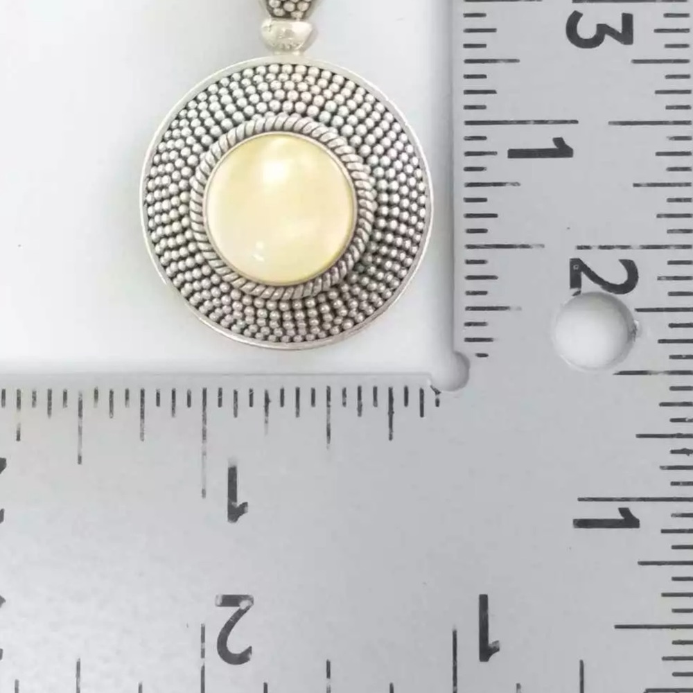 Stuart Bali Sterling 925 Mother of Pearl Pendant - Picture 3 of 5